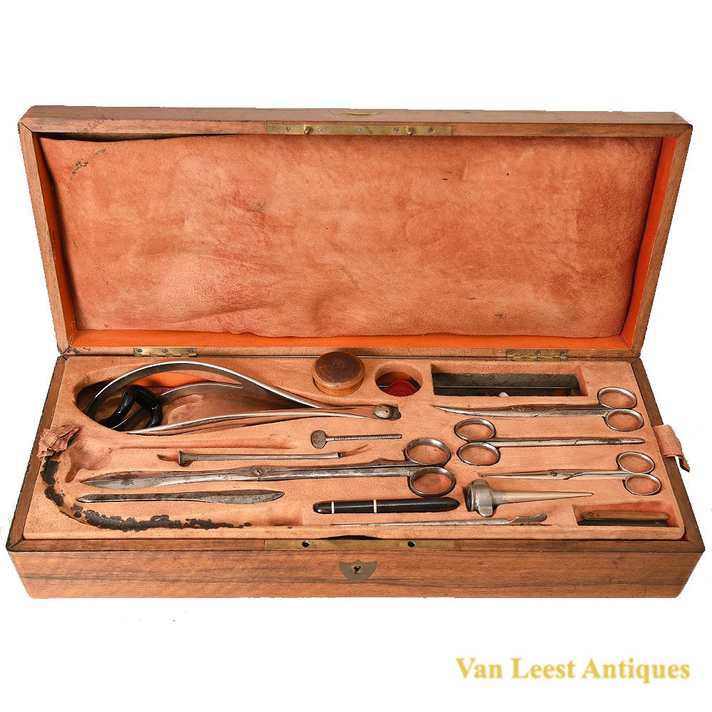 440929-c Rare Maison Charriere delivery set in walnut case, c. 1860 - Van Leest Antiques (1)