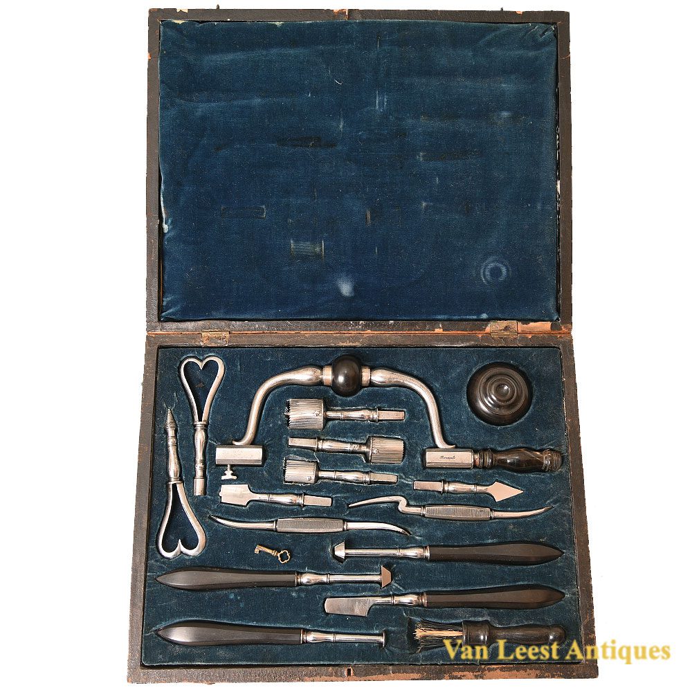 440929-w Trepanning set in case by Bonneels à Bruxelles c. 1840 - Van Leest Antiques (1)
