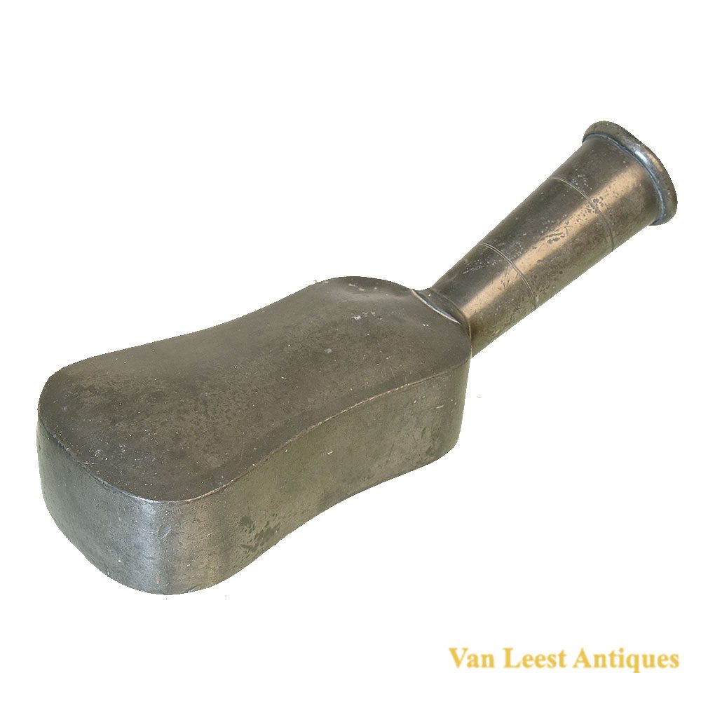 441204h Pewter male urinal end 18th century - Van Leest Antiques