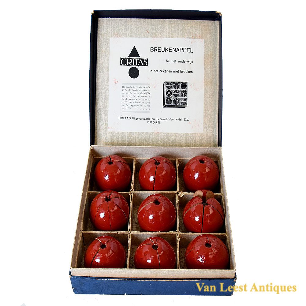 Critas Apple didactic Fraction set - Van Leest Antiques (1)